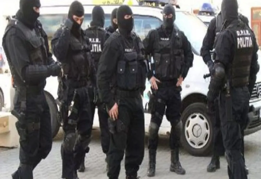 Descinderi de amploare, la clanul Duduianu. Sute de polițiști și mascați, pe teren