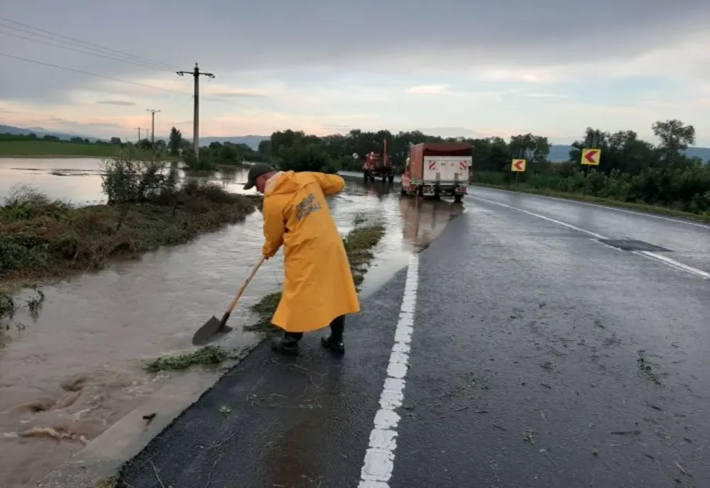 Avertizări Cod galben şi Cod portocaliu de inundaţii