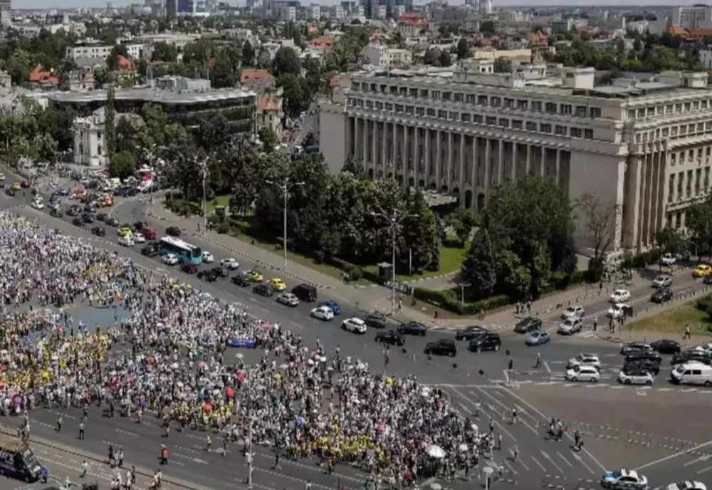 MINERII, ENERGETICIENII ŞI SIDERURGIŞTII PROTESTEAZĂ ÎN FAȚA GUVERNULUI ÎMPOTRIVA NOII LEGI A PENSIILOR