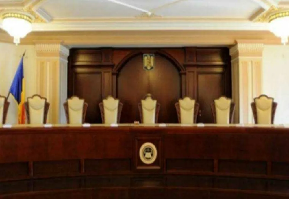 CCR VA DISCUTA MIERCURI SESIZĂRILE ÎMPOTRIVA PACHETELOR DE LEGI ASUMATE DE GUVERNUL BOLOJAN