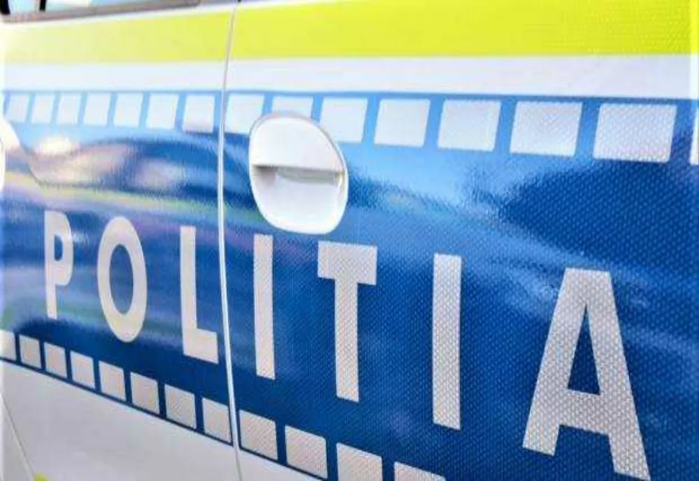 BĂRBAT INCONȘTIENT DUPĂ CE A INTRAT CU MAȘINA ÎN SEDIUL POȘTEI ROMÂNE DIN DROBETA-TURNU SEVERIN