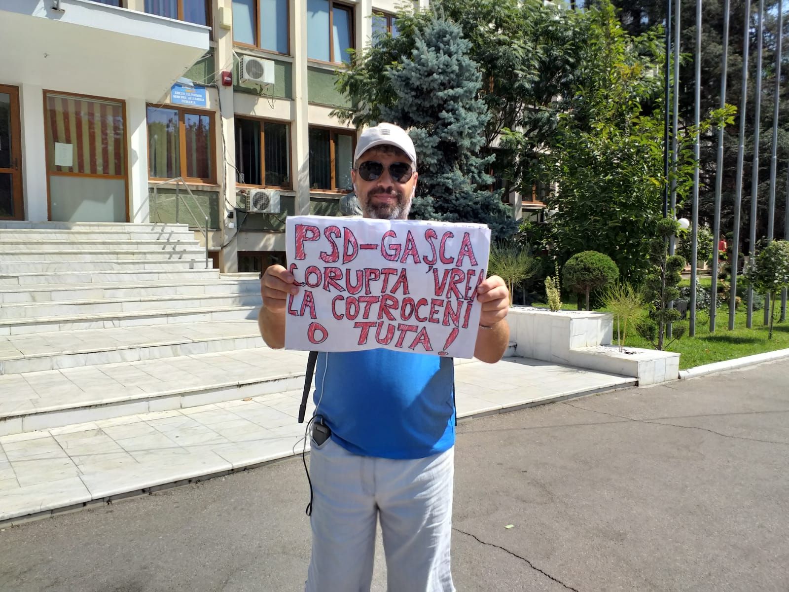 31f5a162-7469-47f0-b9b2-78480f245ee3