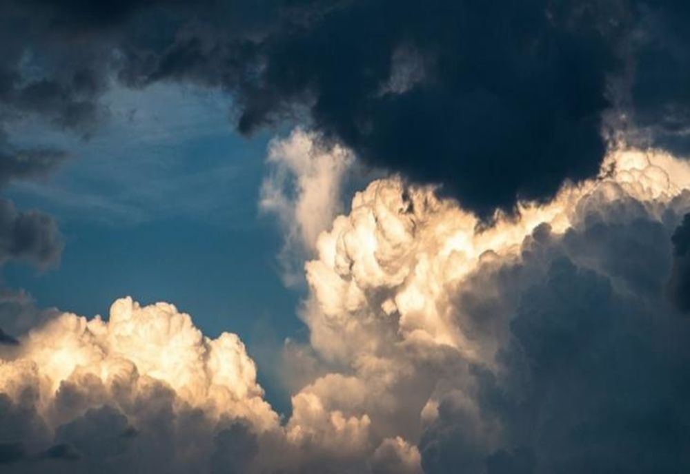 COD PORTOCALIU de fenomene meteo SEVERE: furtuni, ploi torențiale și grindină. HARTA actualizată