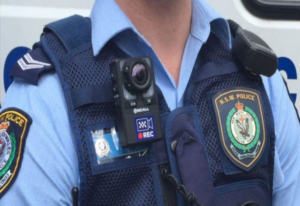 Polițiștii din România vor purta camere video de corp