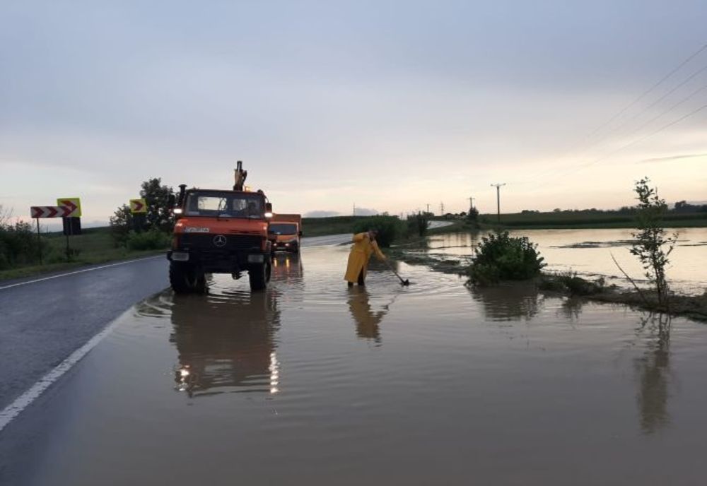 Cod galben de inundații în 30 de județe din țară