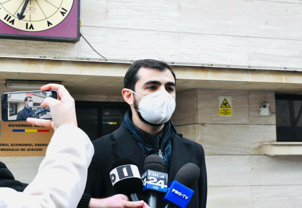 Claudiu Năsui: ”Românii fac salariul aproape jumi-juma cu statul. Prea mulți oameni trăiesc în sărăcie cu toate că muncesc 40 de ore pe săptămână”