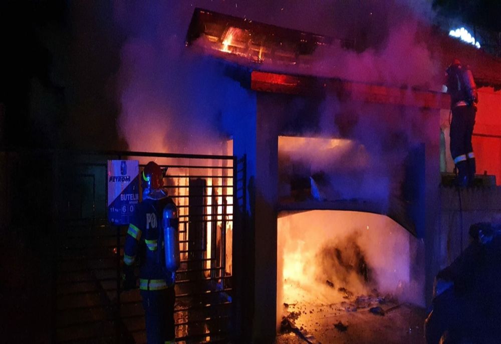 Incendiu într-o gospodărie din Teleorman unde erau depozitate 20 de butelii