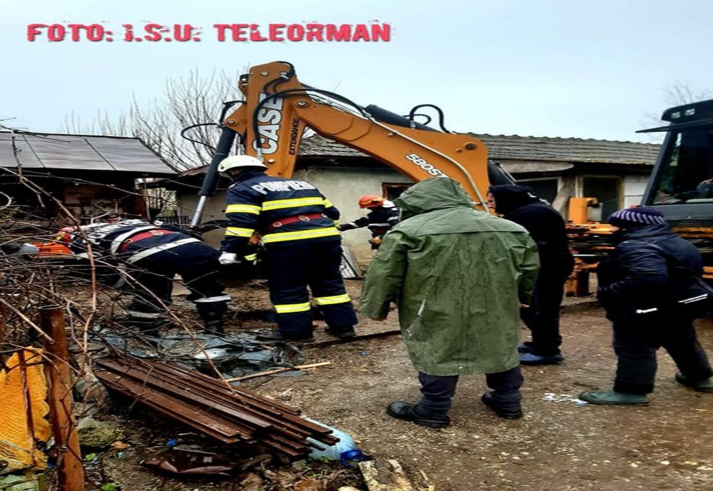 Bovină salvată de pompieri dintr-un canal, în Teleorman