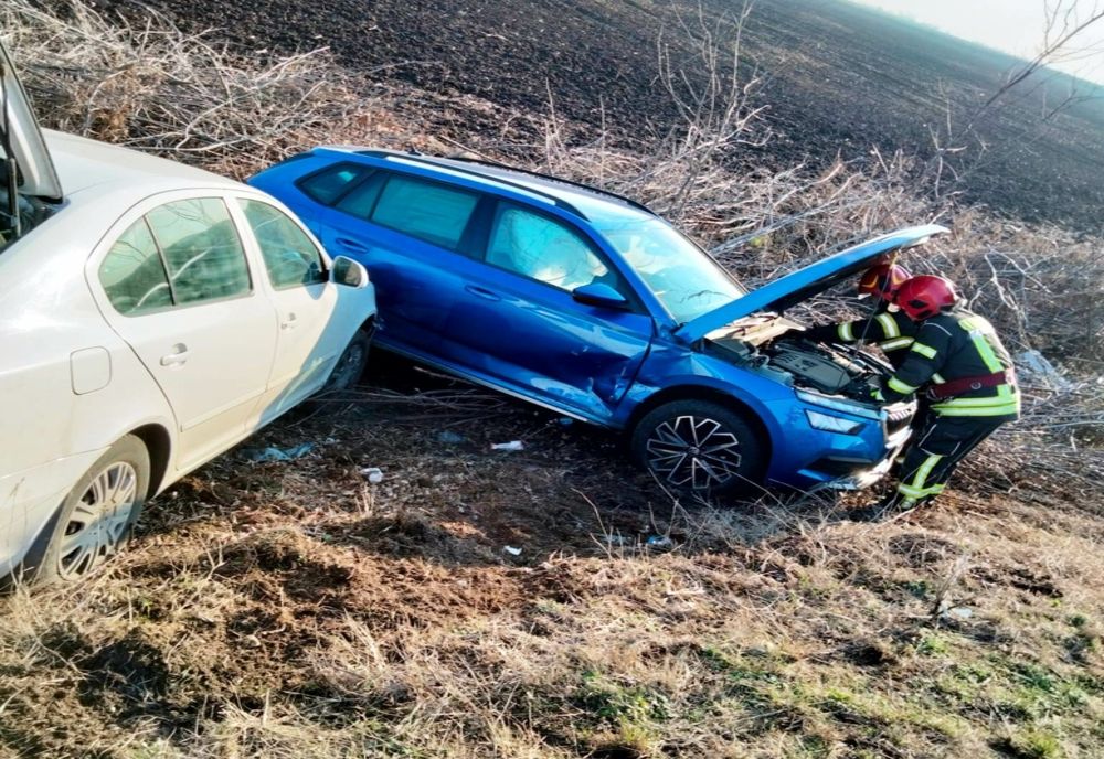 Două maşini implicate într-un accident rutier, în Teleorman