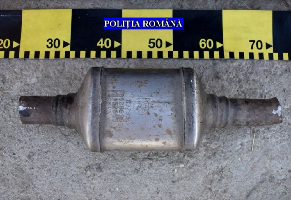 Trei bărbaţi din Teleorman cercetaţi pentru furt de catalizatoare pe raza judeţului Giurgiu