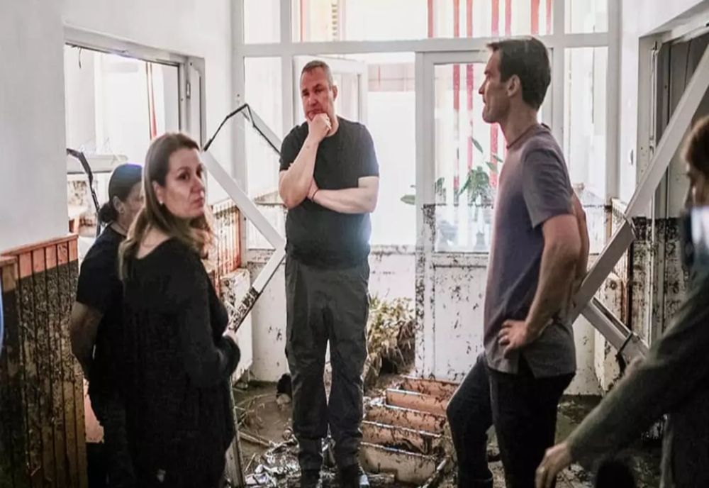 ANDREI BACIU (PNL), PREZENT LA GALAȚI: DEZASTRUL DE AICI NU POATE FI DESCRIS ÎN CUVINTE. LIBERALII, ÎN FRUNTE CU NICOLAE CIUCĂ, IMPLICAȚI ÎN SPRIJINUL CELOR AFECTAȚI DE INUNDAȚII