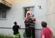 Șocant! Un copil de șase ani a rămas cu capul blocat între gratiile de la geamul apartamentului în care locuiește