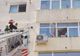 Teleorman: Copii rămaşi blocaţi într-un apartament de la etajul trei, salvaţi de pompieri